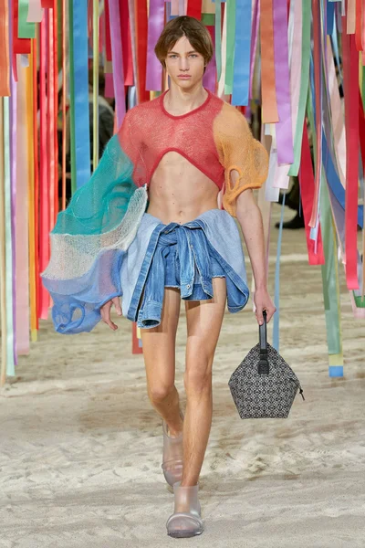 Look 14